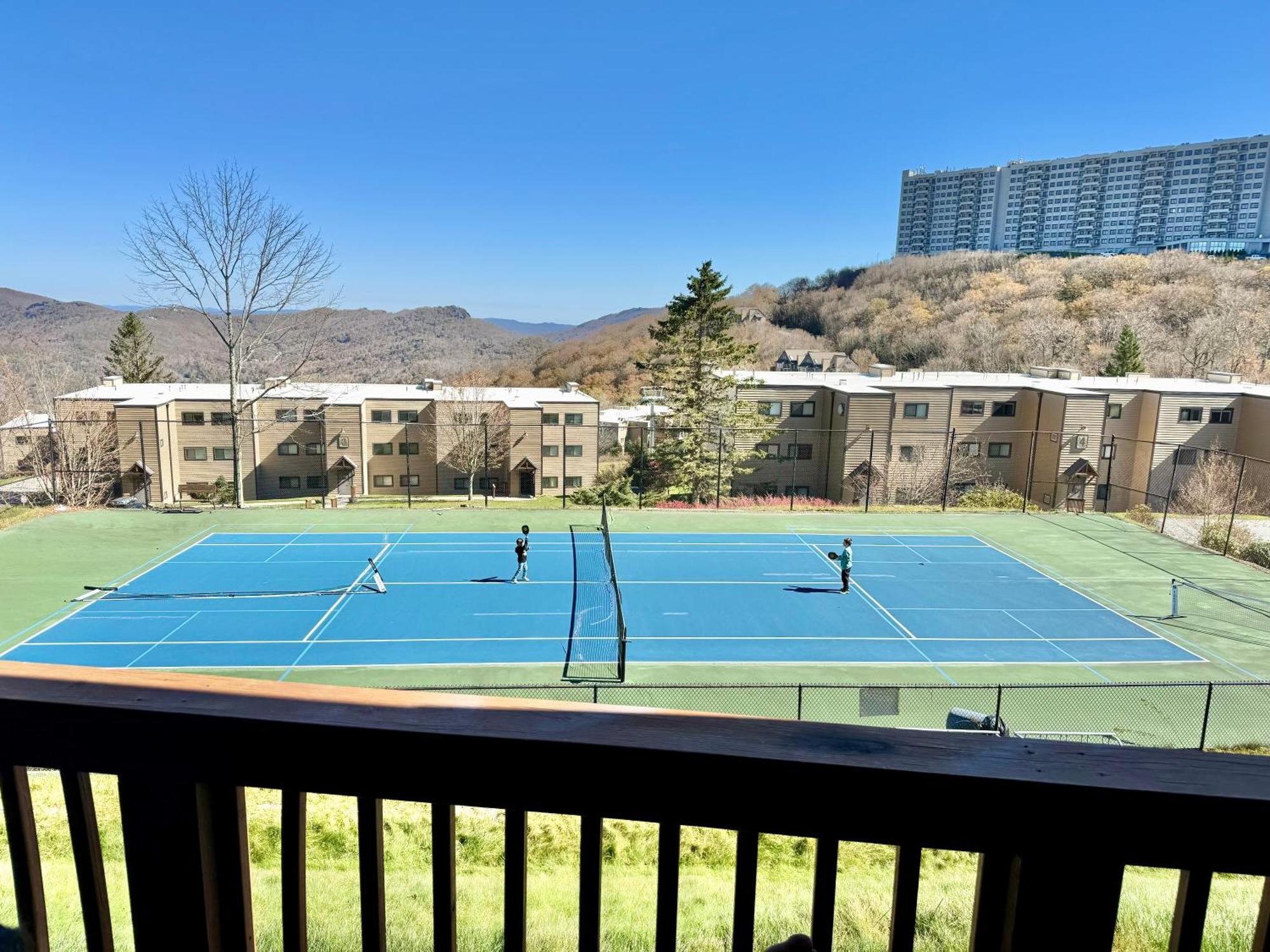 The Sugar Suite - Renovated With A View! Ac! Pool, Hot Tub, Sauna, Gym, Ev Sugar Mountain Luaran gambar